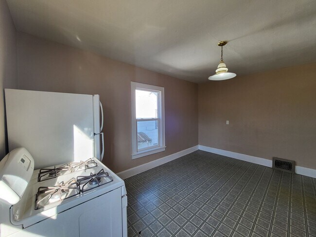 Building Photo - 3914-3916 2nd Avenue