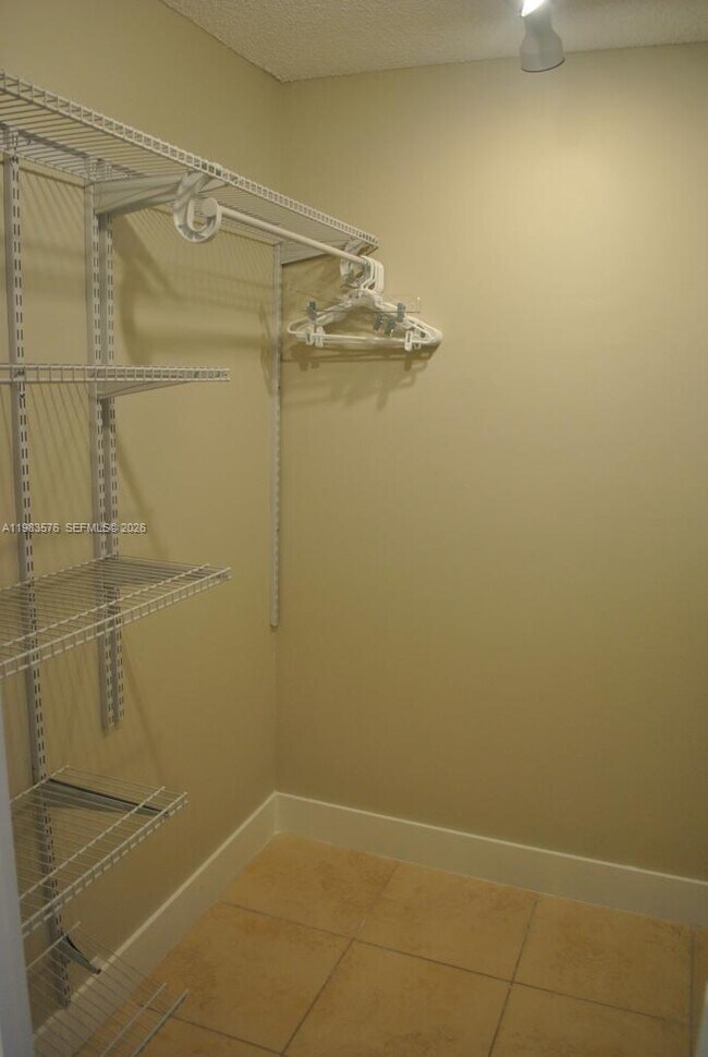 Building Photo - 6039 Collins Ave