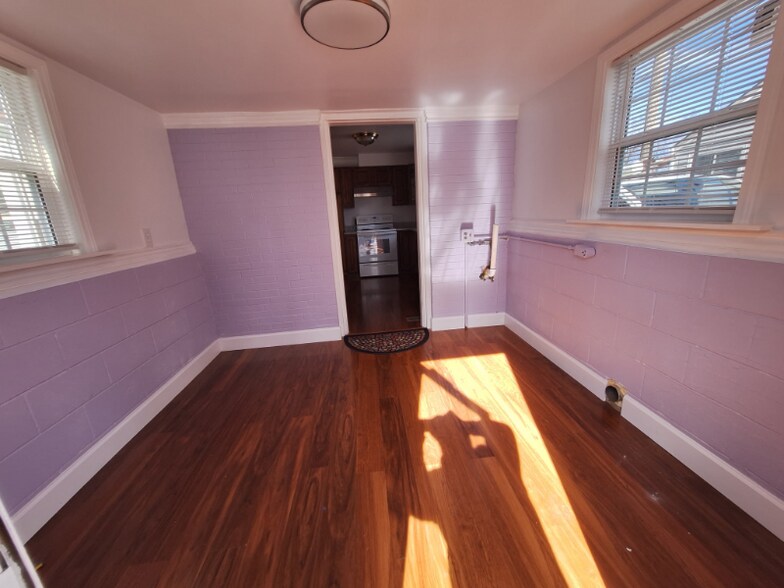 Building Photo - 3811 Walker Ave