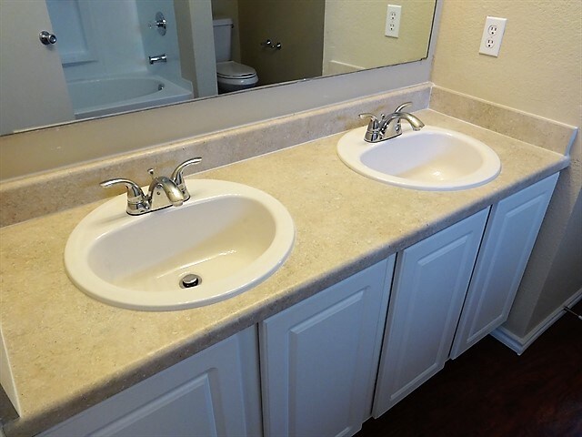 Building Photo - 317 Phillips St