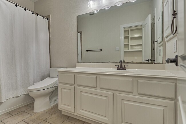 Building Photo - 23 Player Oaks Pl