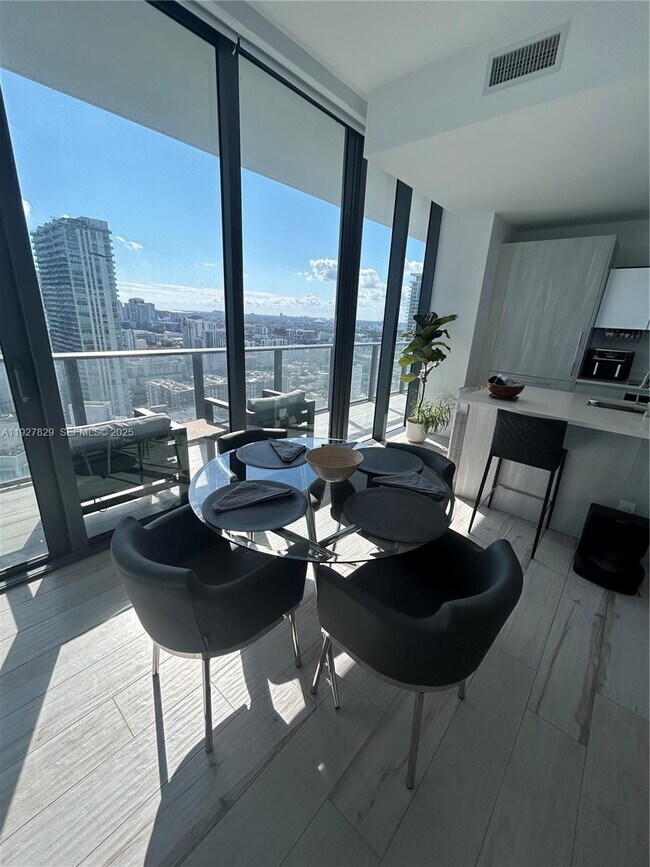 Building Photo - 480 NE 31st St