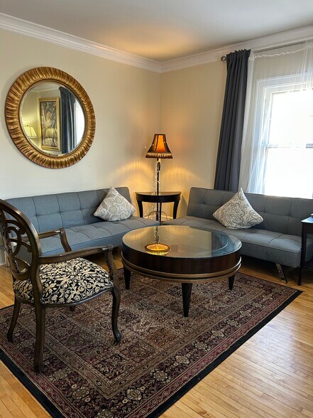 Building Photo - 2508 33rd Ave S