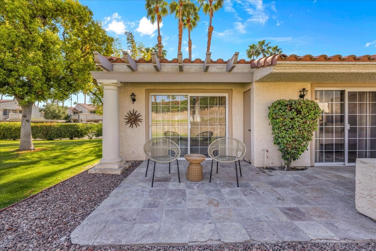 Building Photo - 2701 E Mesquite Ave