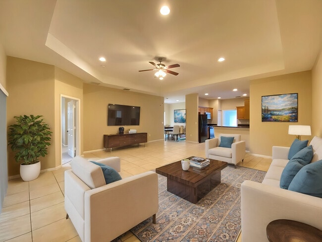 Building Photo - Whispering Palms