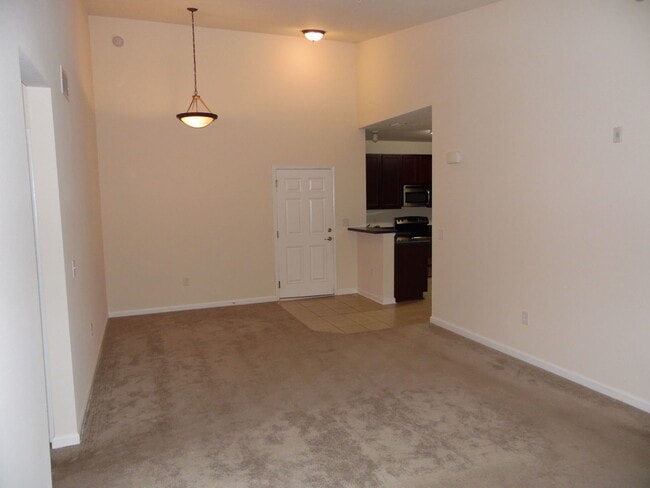 Building Photo - Very nice 3/2 at Southside and JTB