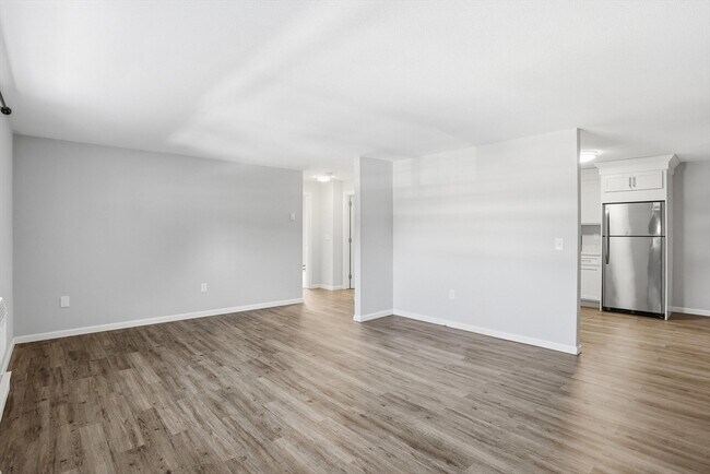 Building Photo - 39 Pleasant St