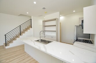 Building Photo - 15000 S Richmond Ave