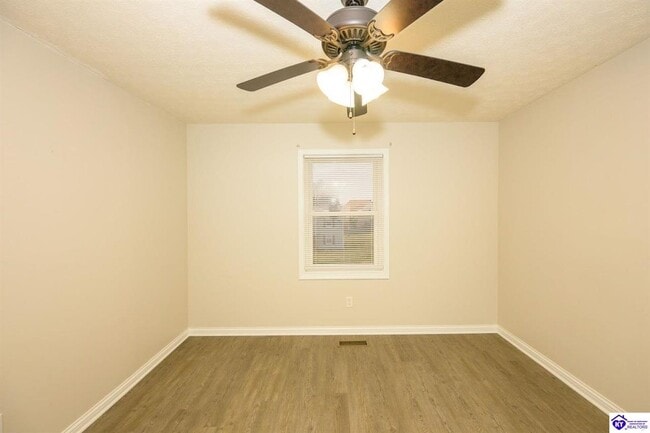 Building Photo - 172 Creekvale Dr