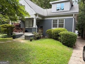 Building Photo - 886 Vedado Way NE