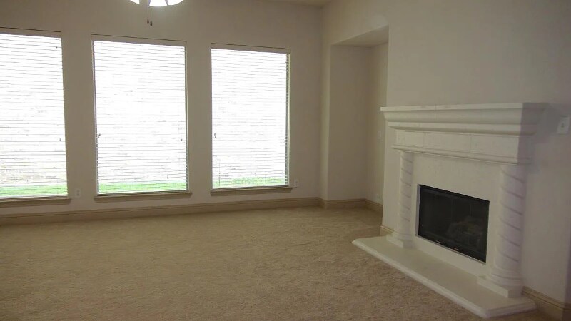 Building Photo - 6783 San Fernando