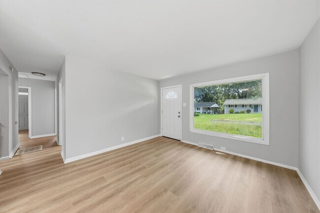 Building Photo - For Rent – 3 Bedroom Home | Section 8 Welcome