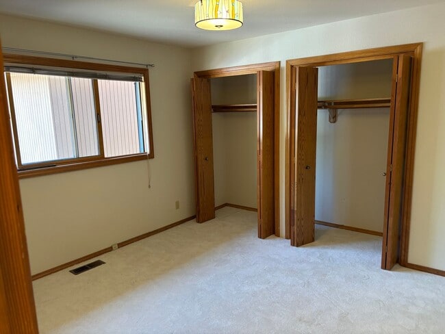 Building Photo - Spacious 3-Bedroom Home on 12 Private Acres between Bend and Sisters!