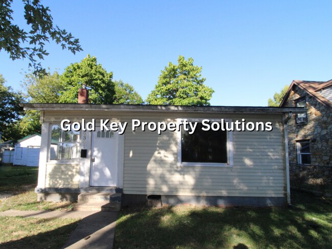 Primary Photo - Cute 2 BR 1 BA House with Enclosed Porch a...