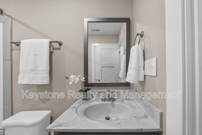 Building Photo - 303 Tennessee Ave