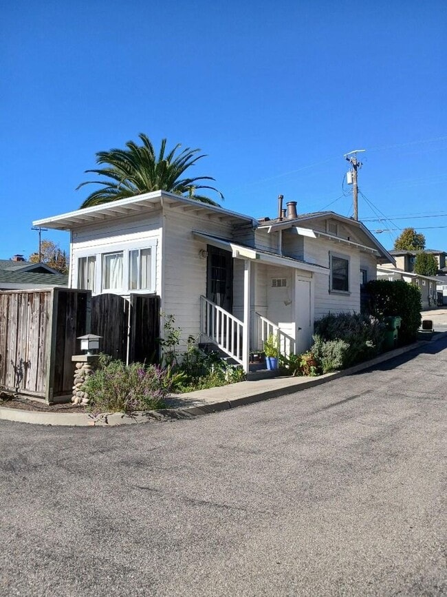 Building Photo - 3 Homes on 1 Lot! 7 Bedroom 4 bath home close to POLY off of Grand Avenue Entrance!!!!