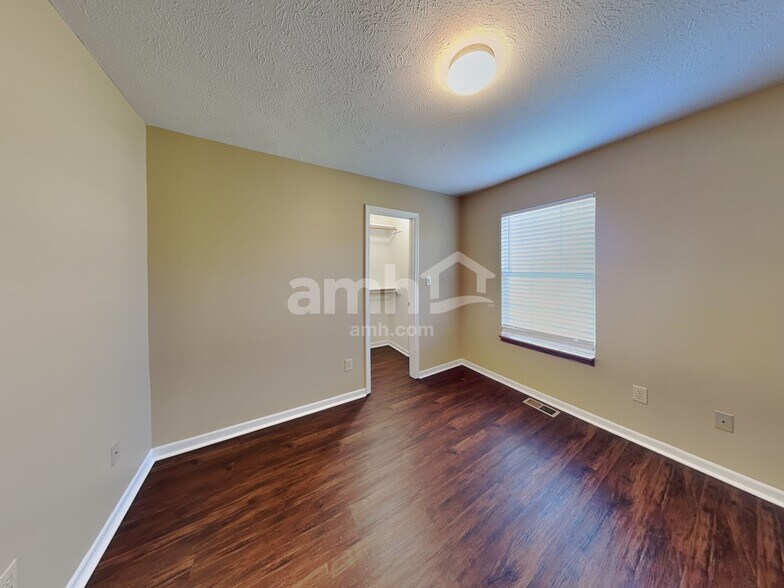 Building Photo - 6739 Dorchester Dr