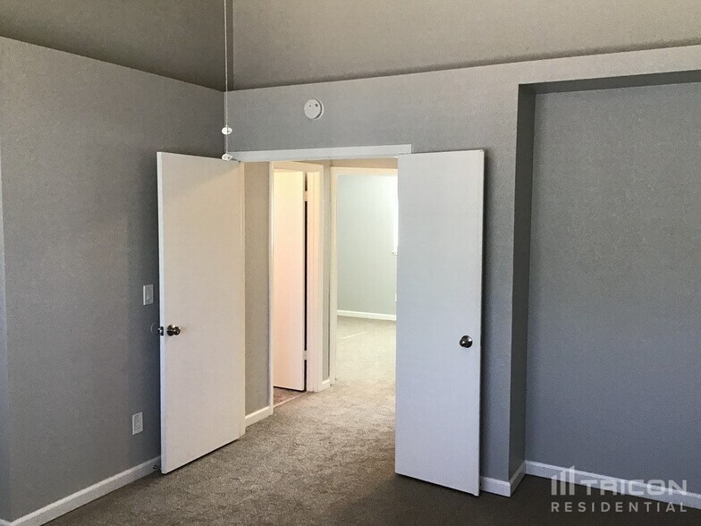 Building Photo - 531 Robin Dr