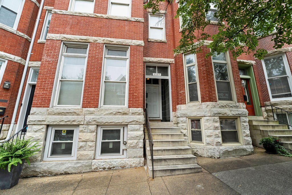 Building Photo - 2124 Bolton St