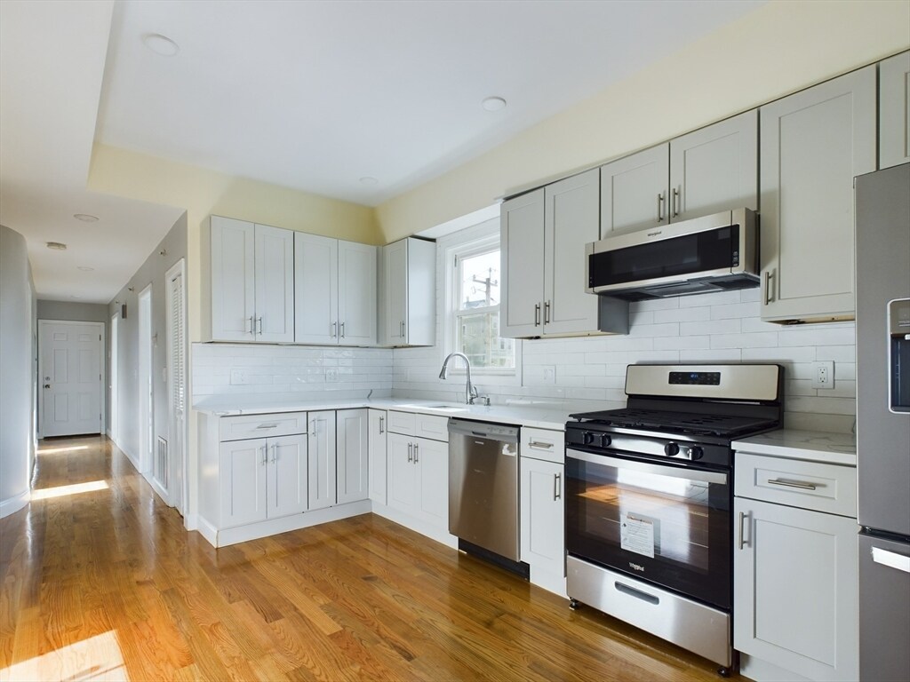 Building Photo - 39 Calumet St