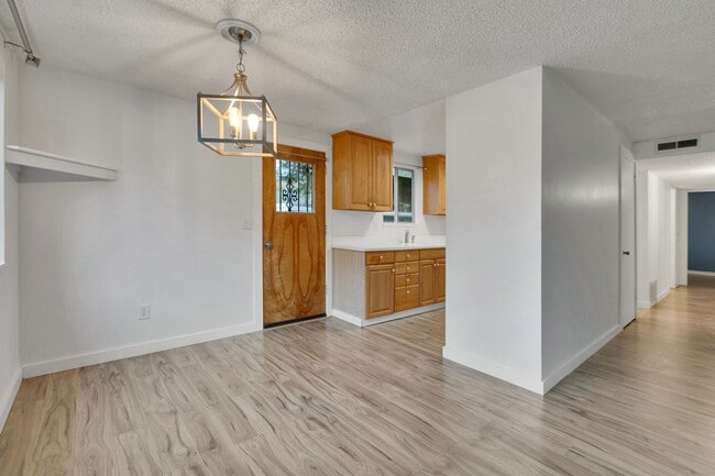 Building Photo - Arbor Lake Duplex unit for lease in private setting