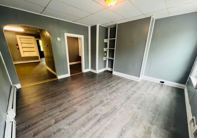 Building Photo - 50 Ontario St