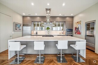Building Photo - 1600 Post Oak Blvd