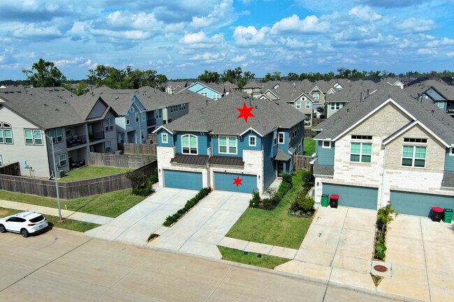 Building Photo - 1523 Cathedral Bend Drive