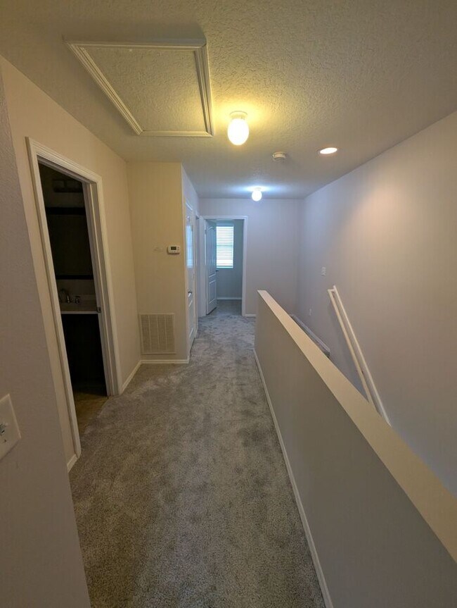 Building Photo - 277 Michelangelo Pl