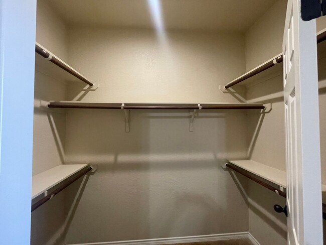 Building Photo - Luxury Duplex in New Braunfels, TX!