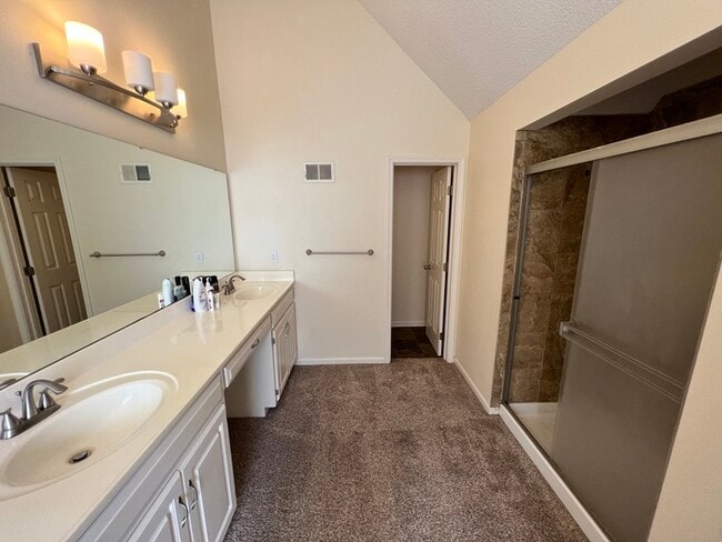 Building Photo - Welcome to this beautiful 4-bedroom, 2.5-b...