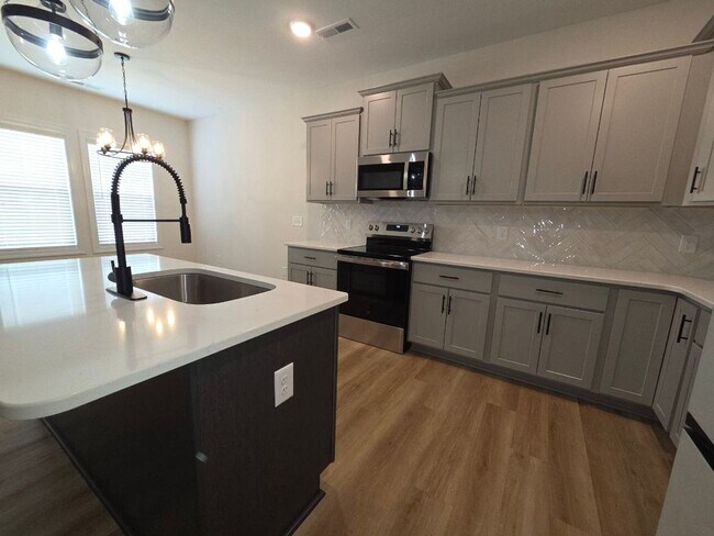 Building Photo - 104 Hudson Vlg Dr
