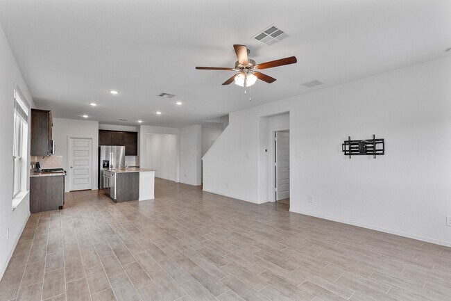 Building Photo - 9658 Caney Trails Rd