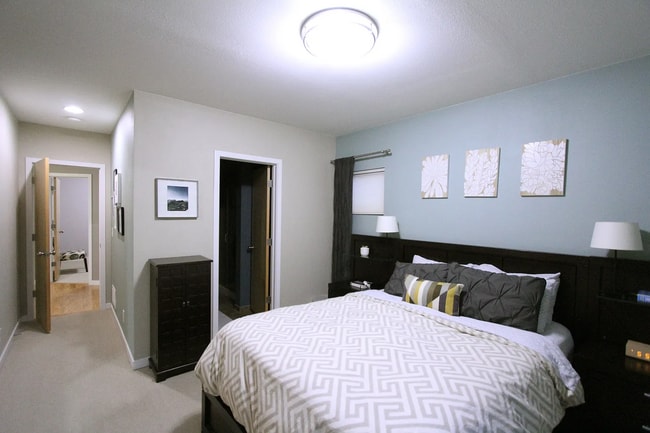 Building Photo - "Charming 2-Bed, 3-Bath Urban Retreat with...