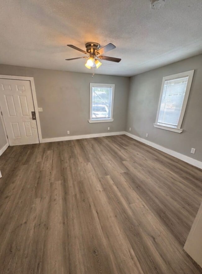 Building Photo - COMING SOON!!! 3 Bedroom/1.5 Bathroom House