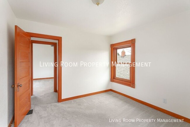 Building Photo - 1836 SE 36th Ave