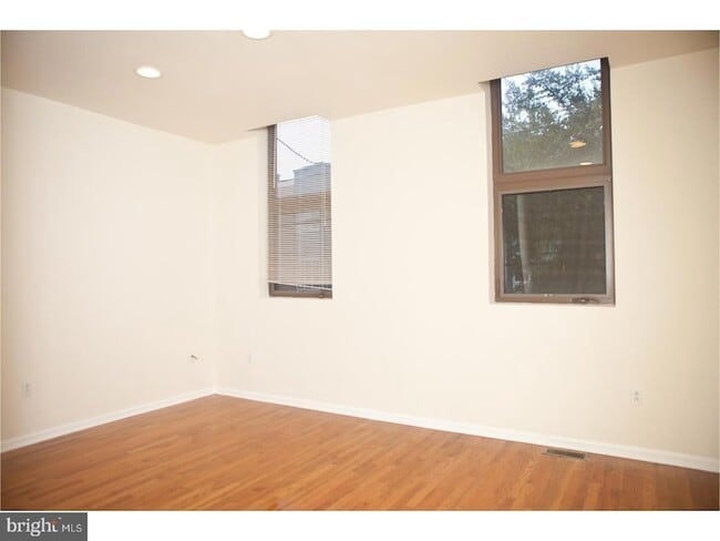 Building Photo - 1531 Poplar St