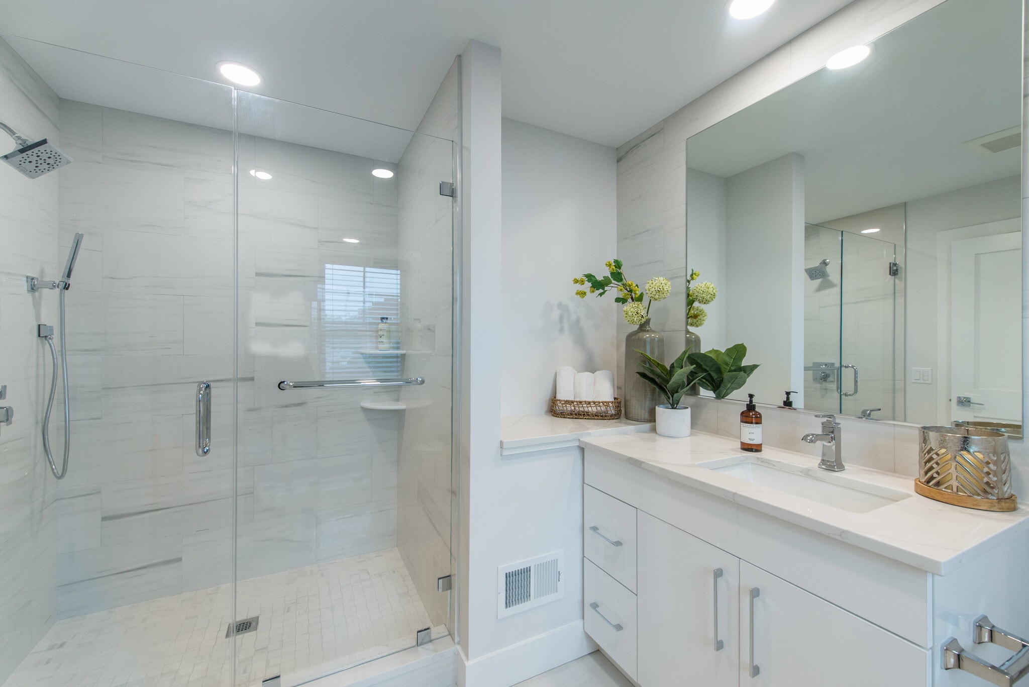 Building Photo - 360 Orange Rd