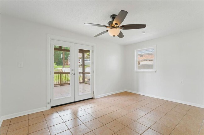 Building Photo - 119 McBee St