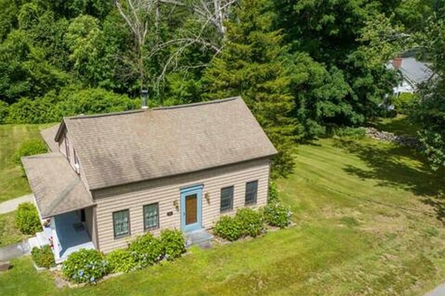 Building Photo - Historic Cape Cod with Modern Comfort Alon...