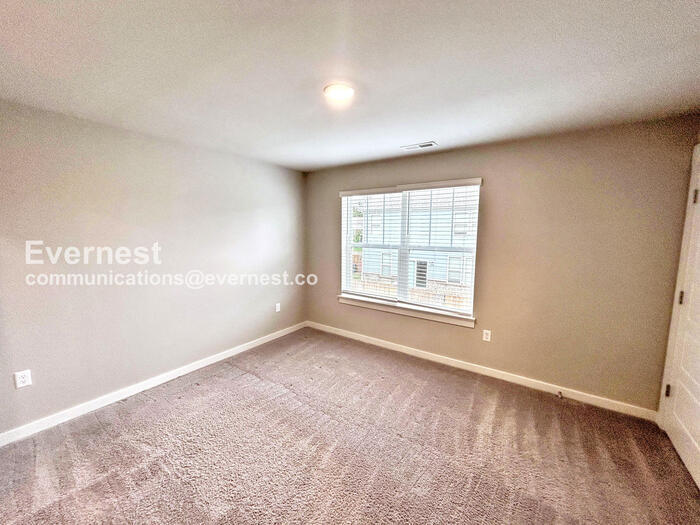 Building Photo - 1731 Frodo Wy