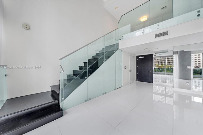 Building Photo - 200 Biscayne Blvd Way