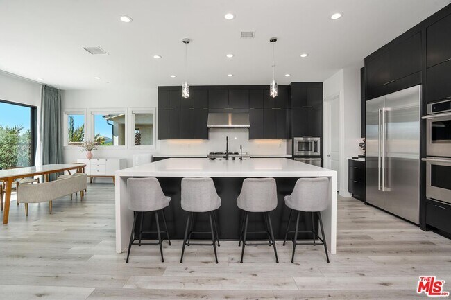 Building Photo - 20600 Bluebird Ct