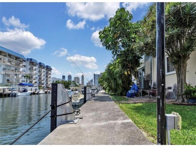 Building Photo - 3681 NE 170th St