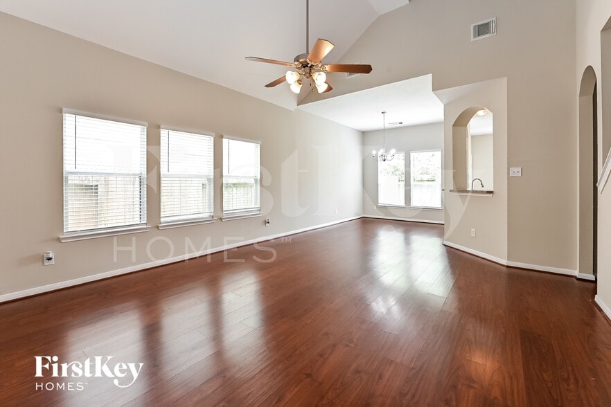 Building Photo - 12923 Palm Leaf Ct