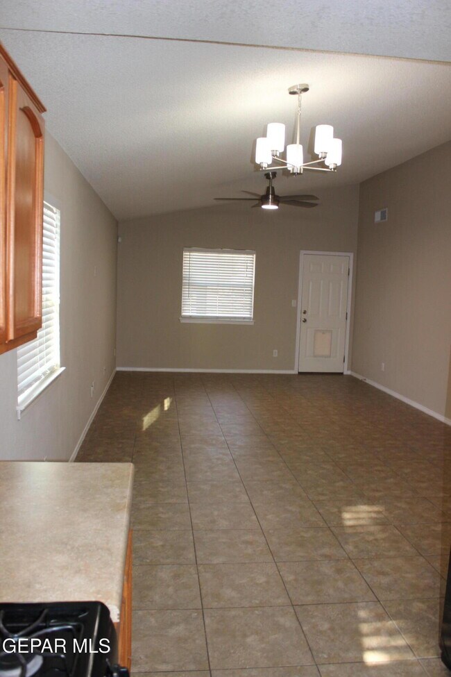 Building Photo - 13978 Vaquero Rock Dr