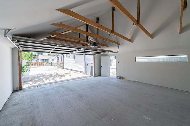 Building Photo - 1306 Tabor St