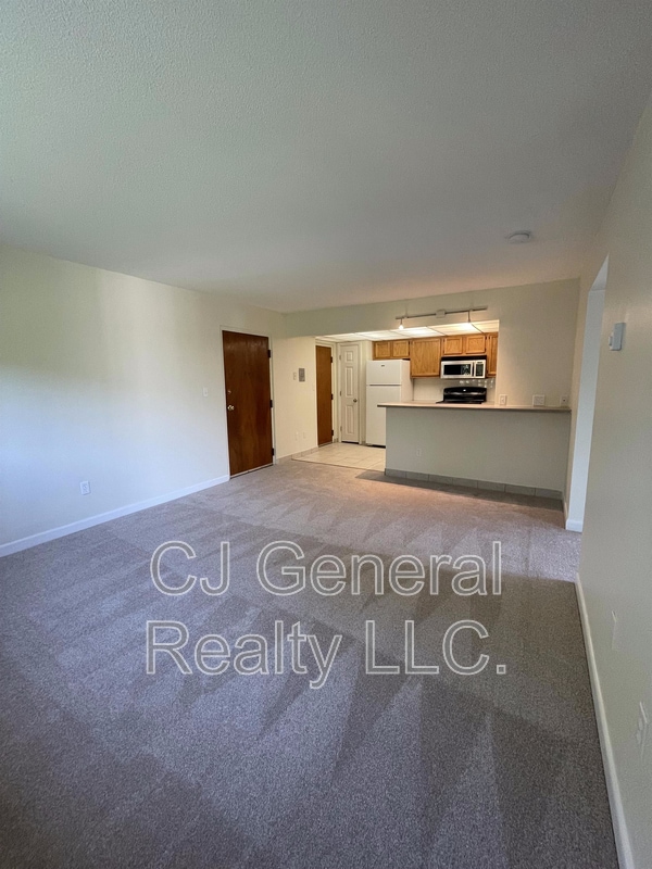 Building Photo - 106 Broad St