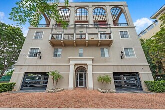 Building Photo - 115 Mendoza Ave