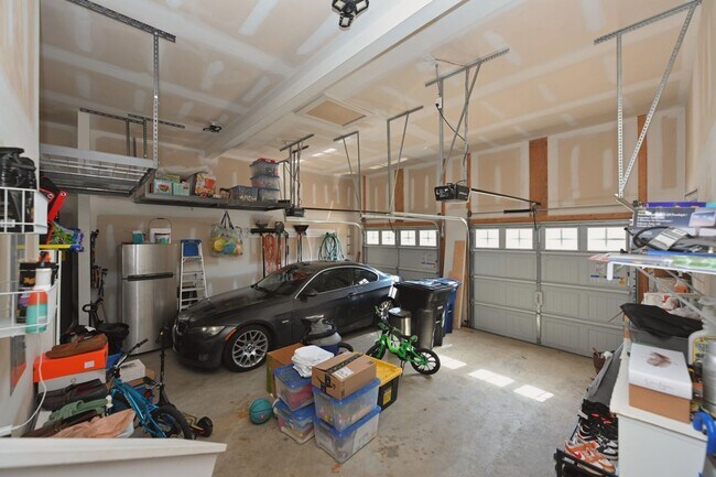 Building Photo - **EXECUTIVE HOME IN WILLIAMSON COUNTY WITH...